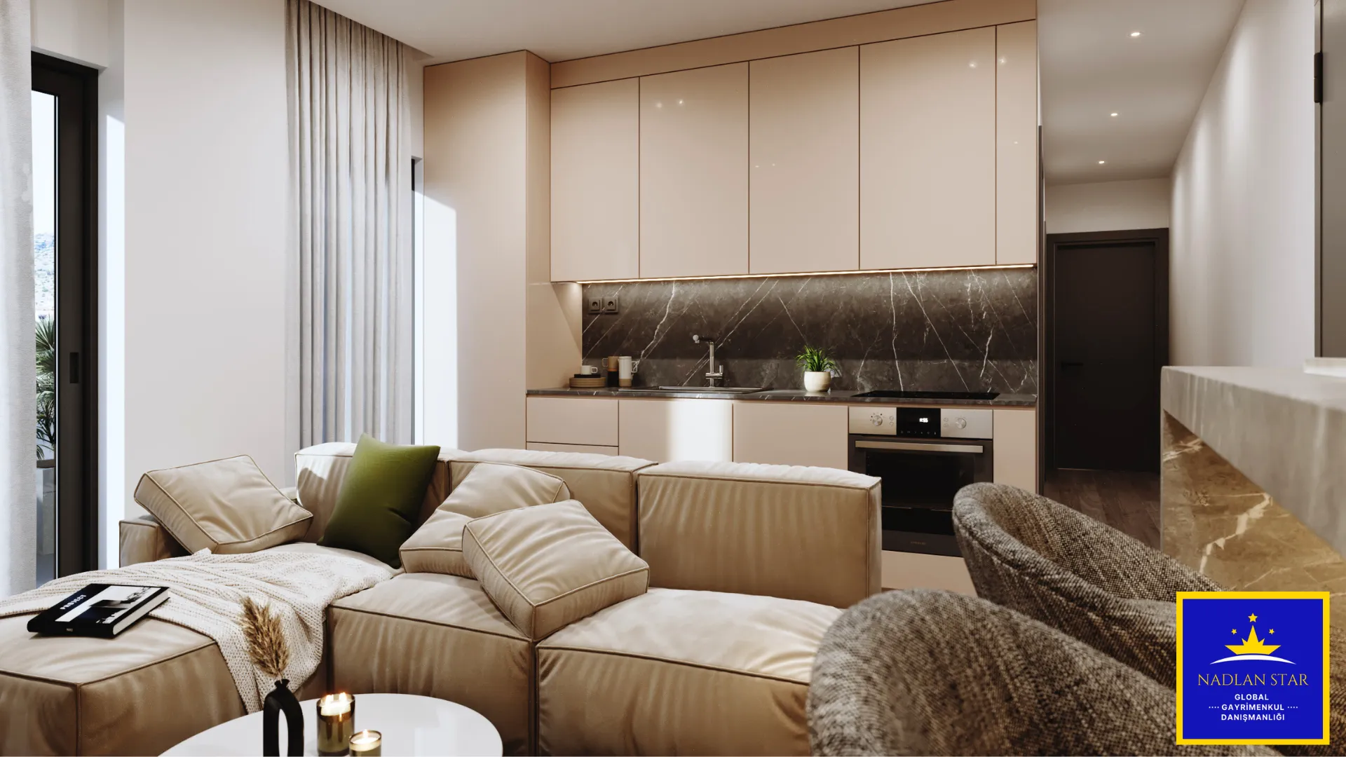 Atina'nın Güney Kıyısında, Deniz Manzaralı Lüks Yaşam Fırsatı